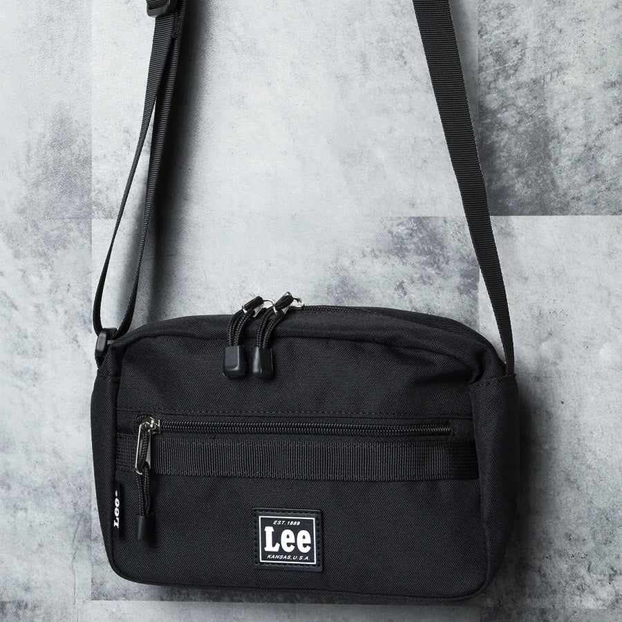 Lee リー ショルダーバッグ 横型 ミニ 軽量 小さめ メンズ レディース ユニセックス ブランド ワンポイント ロゴ ポリエステル シンプル スポーティ フェス 旅行(7727840041)