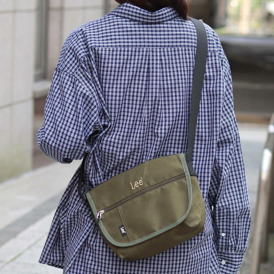 Lee リー ショルダーバッグ レディース メンズ ユニセックス ベージュ 撥水 ブランド おしゃれ カバン カジュアル 旅行 かわいい 可愛い 大人 小さめ 通勤 軽量 斜め掛け（7727840031）