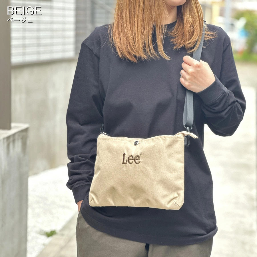 Lee リー サコッシュ レディース 軽量 ブランド ショルダーバッグ メンズ ユニセックス ベージュ 撥水 ミニ おしゃれ カバン カジュアル 旅行 かわいい 可愛い 大人 小さめ 通勤 斜め掛け 斜めがけ アウトドア コンパクト（7727840023）